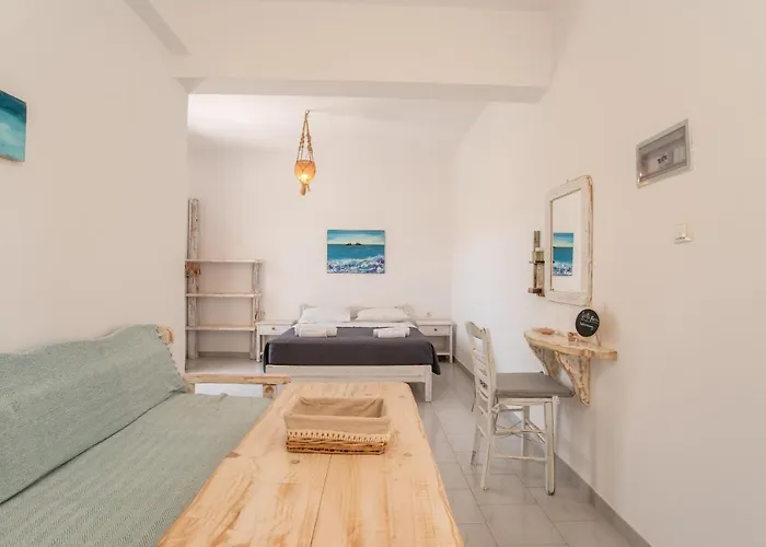Retreats 4 Paros 度假居 *